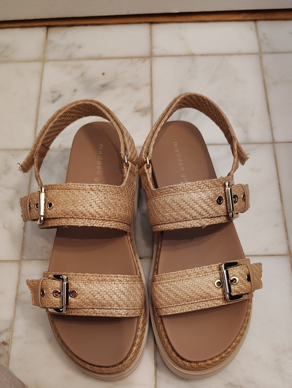 Madden Girl Tan Raffia Strap Buckle Sandals 10 NWOT